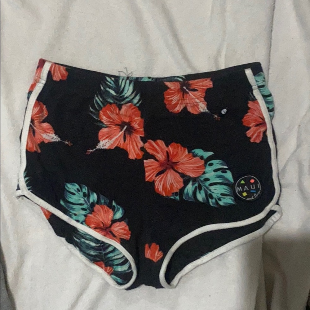 floral shorts